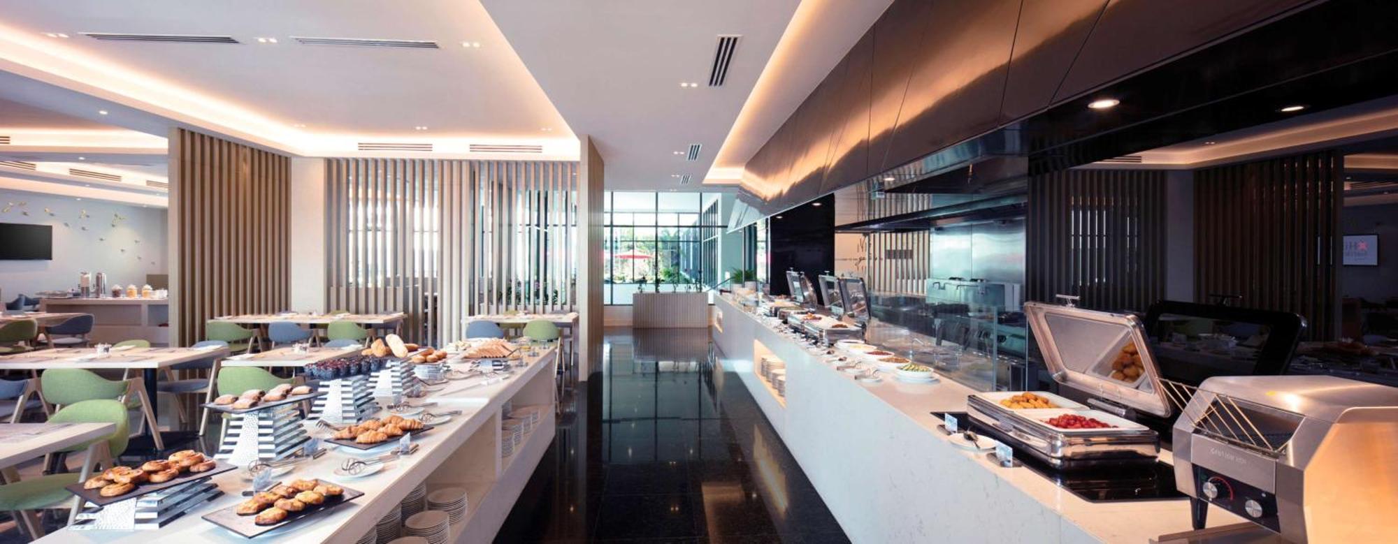 Hilton Garden Inn Puchong Esterno foto